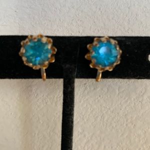 Vintage Coro gold tone screw back earrings blue rhinestone (303)
